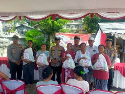Kasat Binmas Dampingi Kapolres Karangasem Giat Jumat Curhat di Desa Datah Abang