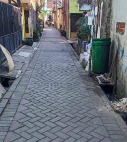 Selama Menjabat Walikota Eri Cahyadi Tak Tersentuh Pembangunan U-ditch Paving, di Gang Jalan Masjid Tambak Mayor Kelurahan Asemrowo Warga Kecewa 