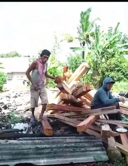 Gotong Royong Warga Desa Cijaralang Dalam Persiapan Pembangunan Rumah Korban Kebakaran di Kampung Cengko