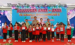 Kapolres Buleleng Hadiri Acara Kelulusan Anak-Anak TK Kemala Bhayangkari 2 Singaraja