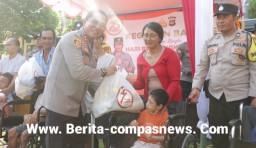 Polres Klungkung Laksanakan Bakti Sosial Hari Bhayangkara Ke-78 Serahkan Sembako Warga Penyandang Disabilitas