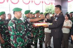 Peringati Hari Bhayangkara ke-78 Polres Jembrana Dapat Kejutan dari Kodim 1617/Jembrana dan Batalyon Infanteri 741/GN
