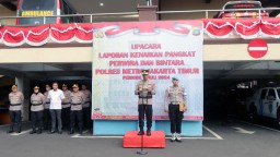 Kapolres Pimpin Upacara Kenaikan Pangkat 49 Anggota Polres Metro Jakarta Timur