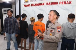 TIM Gabungan Polres Tanjung Perak Amankan 6 Remaja Kelompok Gangster Team Error Surabaya (TES)