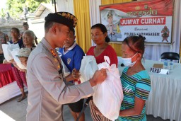 Kapolres Karangasem Pimpin Kegiatan Jumat Curhat di Desa Tianyar Timur