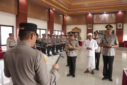 Kapolres Klungkung Pimpin Upacara Serah Terima Jabatan Kasat Intelkam dan Kapolsek Dawan
