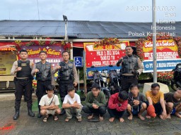 Kedapatan Bawa Celurit Saat Nongkrong, 7 Remaja Diamankan Tim TP3 Polres Metro Jaktim