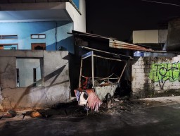 Polisi Amankan Pelaku Tawuran Yang Mengakibatkan Gerobak Pedagang Terbakar di Kramatjati
