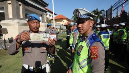 Operasi Patuh Agung 2024, Subsatgas Propam Lakukan Cek Kelengkapan Personel Pada Apel Operasi