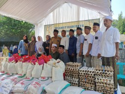 Pemerintah Desa Cikaduen, Gelar Acara Santunan Anak Yatim Piatu