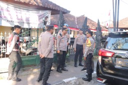 Kapolres Karangasem Pantau Langsung Pengamanan Koordinasi Paslon Perseorangan di Kantor Bawaslu