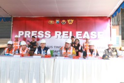 Tiga Tersangka Kasus Penggelapan dan Penadah Jaringan Internasional Berhasil Diungkap Polres Pelabuhan Tanjung Perak 