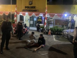 Dua Pelajar Bawa Sajam Saat Tawuran Diringkus Tim Patroli Perintis Presisi Polres Metro Jak-tim