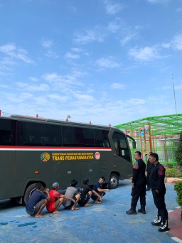 Lapas Narkotika Kelas IIA Pamekasan Kanwil Kemenkumham Jatim Kembali Kedatangan Narapidana Baru dari Rutan Kelas I Surabaya
