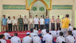 Cegah Perilaku Jahat, Tawuran dan Bullying, Camat dan Binmas Polsek Pasar Rebo Beri Pembinaan Kepada Siswa