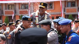 Kapolda Bali Antar Keberangkatan Irjen. Pol. Purn Ida Bagus Kade Putra Narendra, S.I.K., M.Si