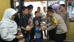 Perasaan Bahagia dan Senang Saat Anak-Anak Yatim disantuni Polsek Cakung di Kantor Polsubsektor Raya Bekasi