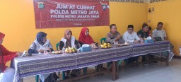 Jalin Silaturahmi Dengan Warga Masyarakat, Polisi Gelar Jumat Curhat