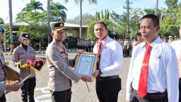 Kapolres Apresiasi Prestasi 11 Anggota Polres Nganjuk Dengan Beri Piagam Penghargaan