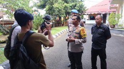 Polres Karangasem Mengevakuasi Kapal Tanker Elisabeth Terbakar Lima Awak Kapal Meninggal Dunia