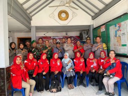 Jumat Curhat, Polres Tanjung Perak Ajak Masyarakat Ciptakan Pilkada Aman dan Damai