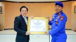 Ditpolairud Polda Jatim Raih Penghargaan "Presisi Award" dari Lemkapi