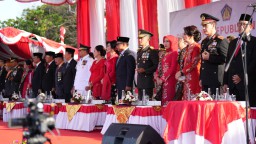Kapolda Bali Hadiri Upacara Bendera Peringatan Hari Kemerdekaan RI ke-79 Dengan Tema Nusantara Baru Indonesia Maju