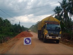 Tanpa Geotextile Proyek Peningkatan Jalan Sukadana Teluk Batang Rendah