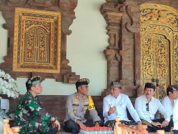 Kapolres Karangasem Hadiri Puncak Karya Upacara Pitra Yadnya di Puri Agung Karangasem