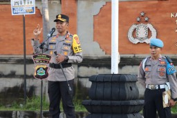 Kapolres Karangasem Pimpin Apel Kesiapan Pengamanan Pendaftaran Pasangan Calon Bupati dan Wakil Bupati