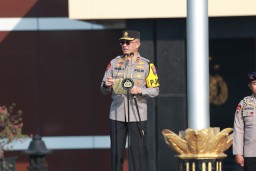 Pimpin Apel Pagi Kapolda Jatim Tekankan Netralitas Polri Dalam Pilkada