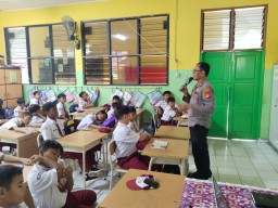 Cegah Bullying dan Perundungan Anak, Kanit Binmas Polsek Kembangan Adakan Police Goes To School