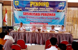 Tingkatkan Daya Saing Usaha, Camat Tegalampel Gelar Acara Sosialisasi Perijinan