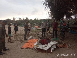 Mayat Tanpa Identitas Terdampar di Pantai Rancecet Desa Rancapinang Kecamatan Cimanggu Kabupaten Pandeglang
