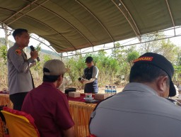 Kapolres Buleleng Gelar Jumat Curhat di Desa Gerokgak