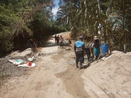 Ruas Jalan Kabupaten Jalur Padali-Rancecet Kecamatan Cimanggu Tanjakan Kampung Pilar di Perbaiki Masarakat