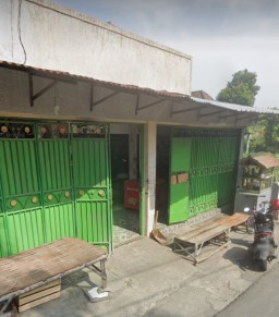 Penjual Miras Depan SDN 1 Juwet Mengaku Sangat Kebal Hukum