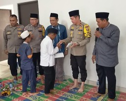 Polsek Cakung Gelar Santunan dan Doa Bersama Demi kelancaran dan Keselamatan Dalam Tugas Kepolisian
