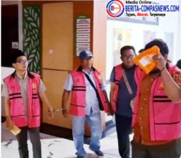 Empat Tersangka Kasus Proyek Fiktif Dana Hibah Pemprov Jatim di Desa Wage Taman, Berhasil Diamankan Kejari Sidoarjo