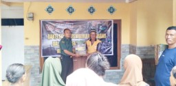 Bakti Sosial HUT TNI ke 79, Koramil 0822/03 Tegalampel Bagikan Sembako Kepada Warga Kurang Mampu