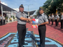 Lapas Narkotika Kelas IIA Pamekasan Kanwil Kemenkumham Jatim Menggelar Apel Penyematan Kenaikan Tanda Pangkat
