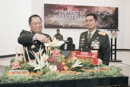 Kapolrestabes Surabaya Hadiri Peringatan HUT ke-79 TNI di Makorem Bhaskarajaya, Tegaskan Sinergi Untuk Pilkada Damai