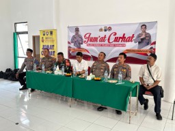 Polrestabes Surabaya Gelar Jum'at Curhat dan Bansos: Upaya Dukung Nusantara Cooling System Jelang Pilkada 2024