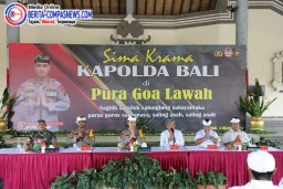 Laksanakan Simakrama di Pura Gowa Lawah, Kapolda Bali Ajak Masyarakat Pesinggahan Wujudkan Kamtibmas Kondusif Bersama