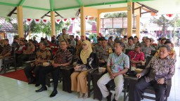 Silaturahmi Kamtibmas di Kecamatan Pace, Kapolres Nganjuk Ajak Perangi Berita Hoax
