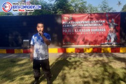 Personil Polres Bandara Ngurah Rai Ikuti Latihan Menembak di Lapangan Bhayangkara