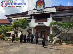 Satgas 2 Preventif Subsatgas Perkantoran Amankan KPU Provinsi Bali 2 Preventif Subsatgas Perkantoran Amankan KPU Provinsi Bali