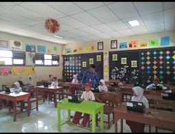 Kepala Sekolah SDN Tanjungan 1 Monitoring Pelaksanaan Kurikulum Dengan Didampingi Kasi Disdikpora Pandeglang