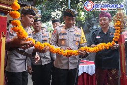 Kapolres Karangasem Serahkan Bantuan Tandon Air Bersih Untuk Warga Desa Dukuh