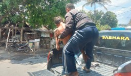 Sigap.! Polsek Klabang Tangani ODGJ yang Mengamuk di Rumah Warga di Desa Blimbing